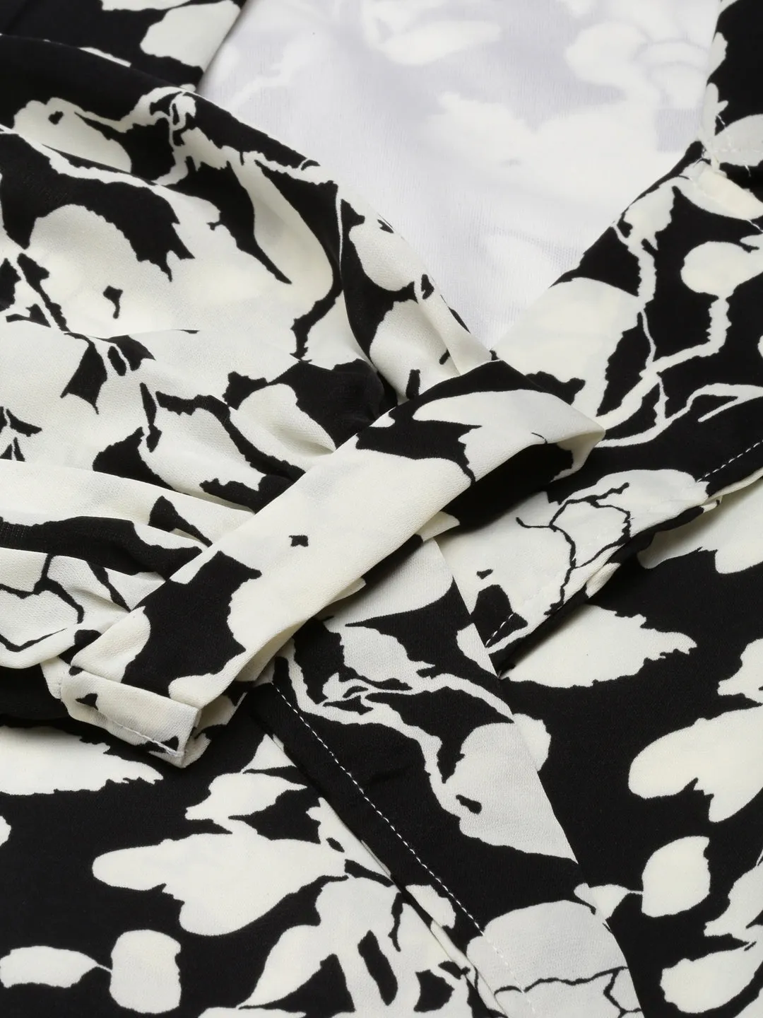 Women's Off White Floral Printed Puffed Sleeve Shirt Collar Wrap Crop Top Fashionable Option Simple Comfort Look