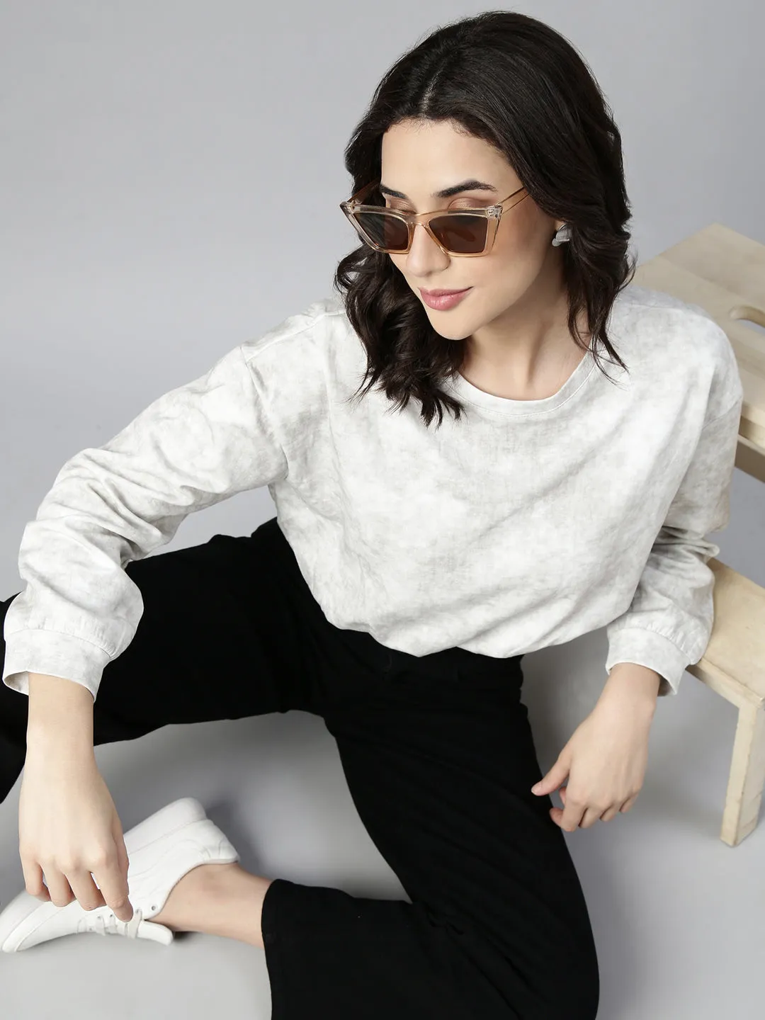Smooth Jersey Texture Sporty Comfort Wear Women's Off White Round Neck Blouson Drop Shoulder Crop Top