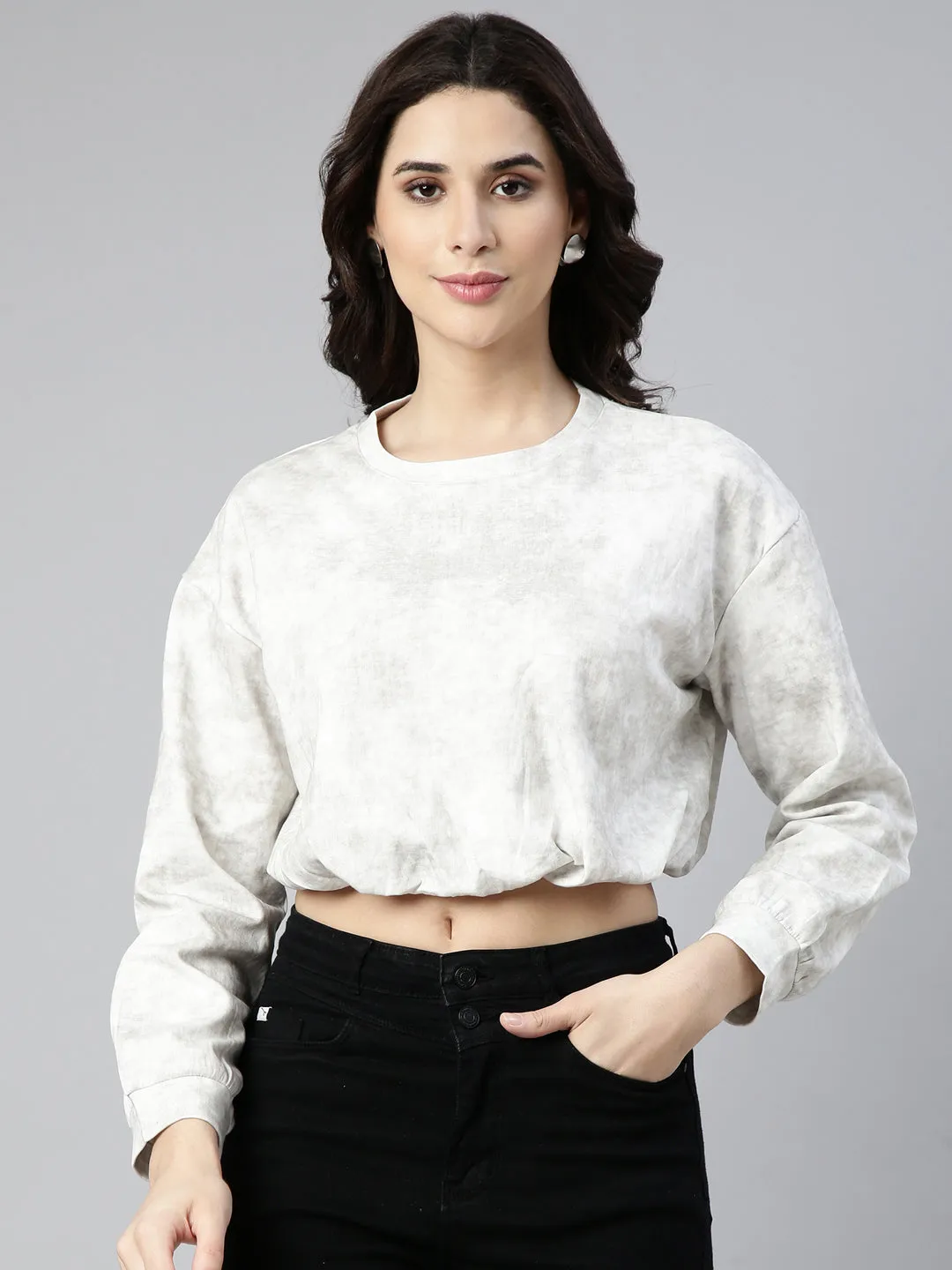 Simple and Light Sport Flex Fit Women's Off White Round Neck Blouson Drop Shoulder Crop Top