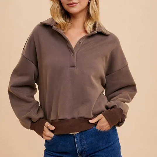 Modern Sporty Core Minimal Women's Quarter Button Collared Solid Cropped Sweatshirt in Dusted Mocha