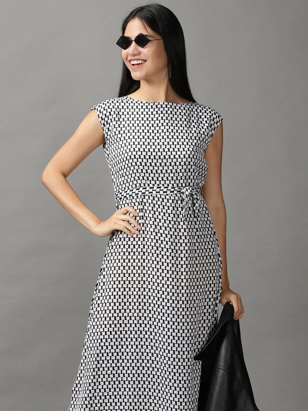 Lightweight Feel Interchangeable-Detail Women's White Geometrical Chiffon Fit & Flare Dress
