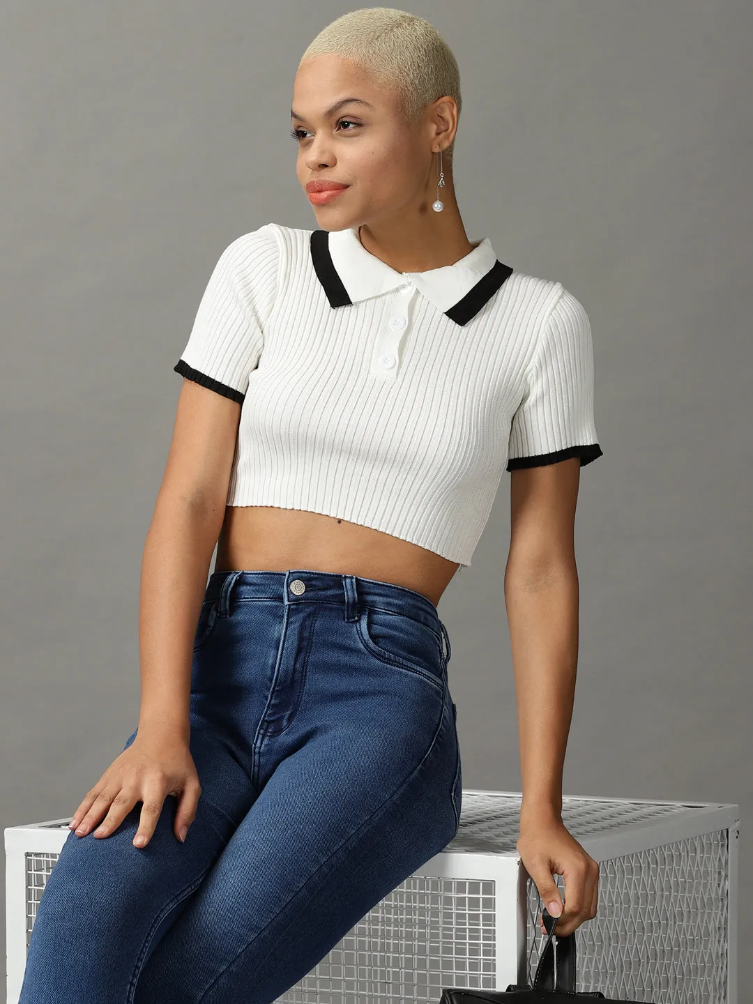 Women's White Solid Crop Top Smooth Look Performance Layer