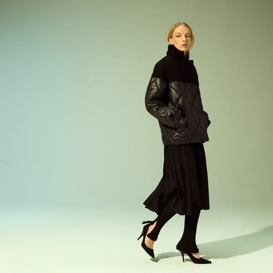 Wet Wicking Seamless Shoulder Design Wool Shoulder Bomber Jacket (Black)