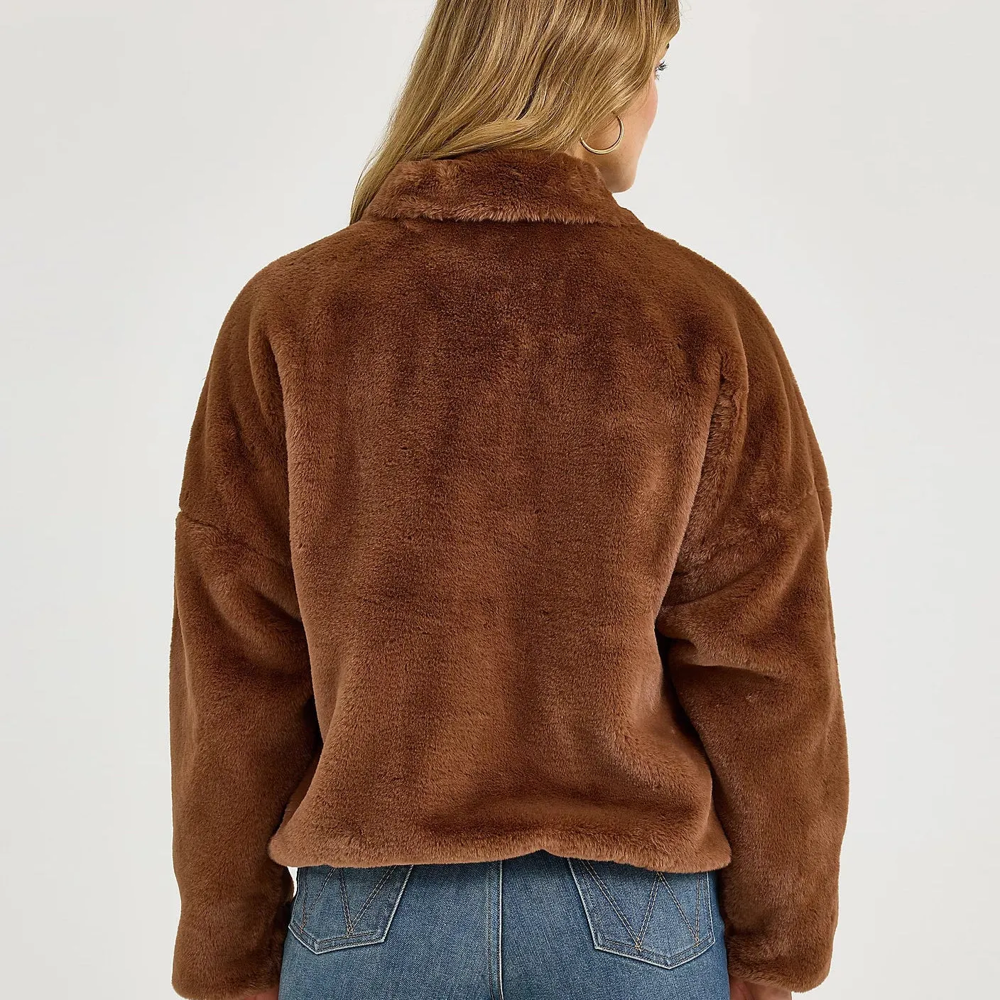 WrinkleFreeFinish Wrangler Retro Women's Logo Fuzzy Zip Jacket in Teddy Brown