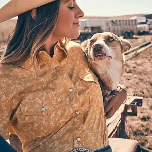 Wrangler Women's Essential S/S Western Snap Shirt in Floral Yellow Cozy Layering Award-winning
