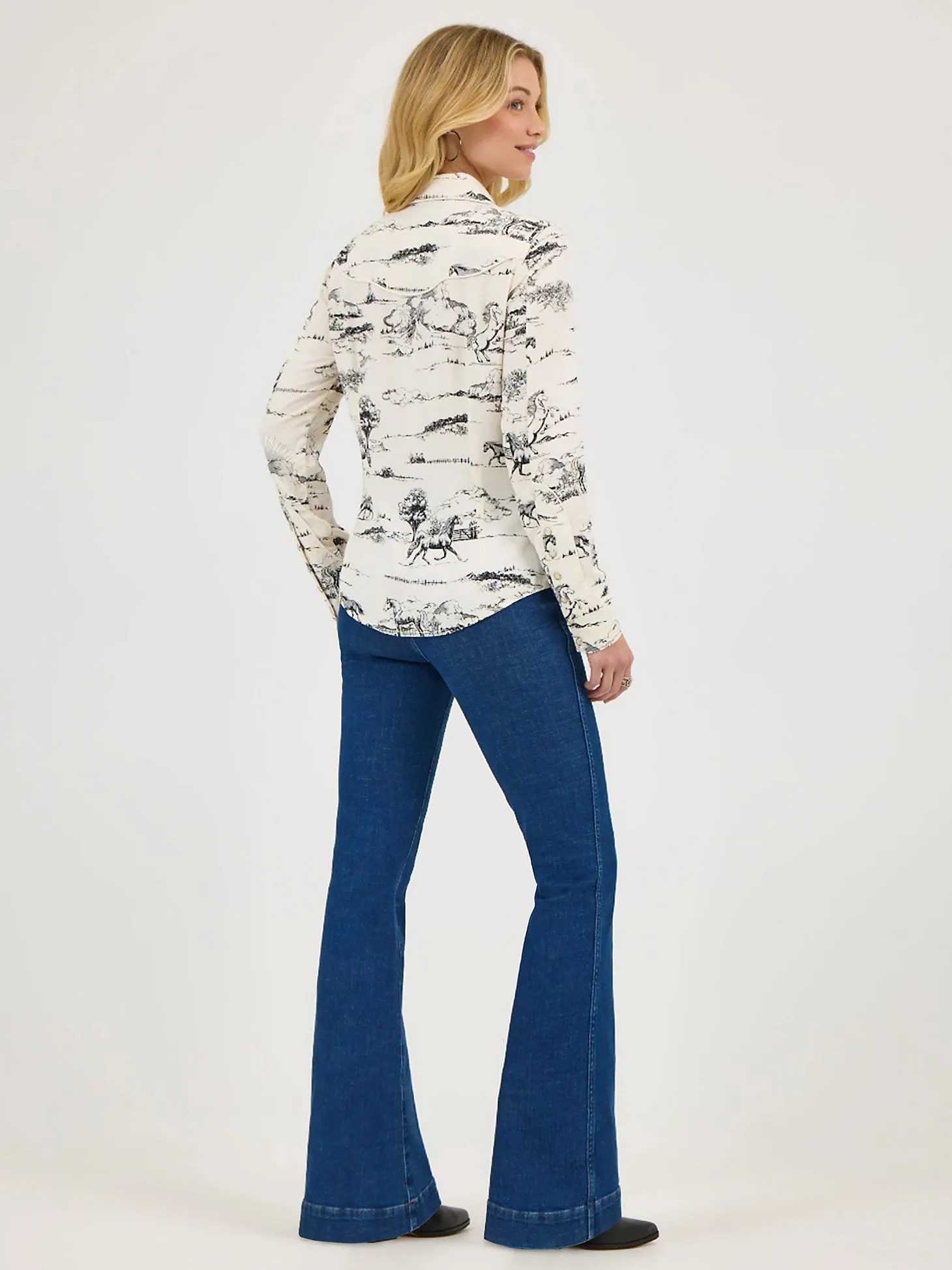 Relaxed fit style Wrangler x Lainey Wilson L/S Country Toile Western Snap Shirt in Off White