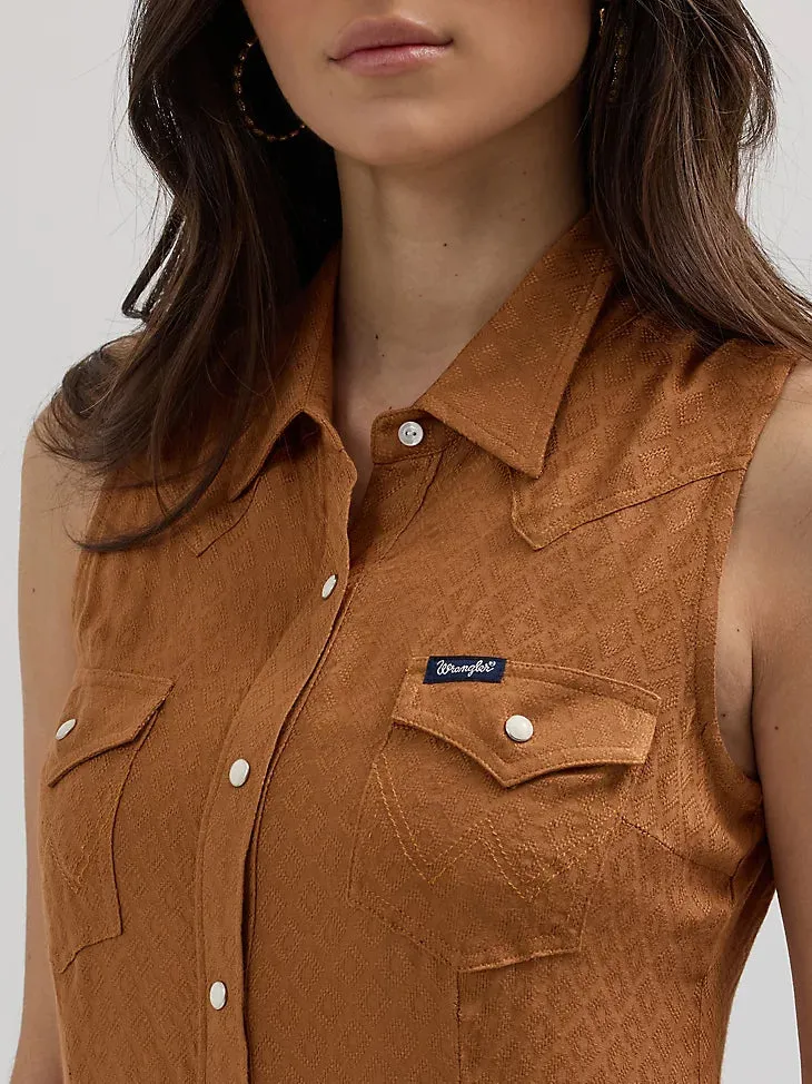 Seasonal Comfort Style Comfortable Look Wrangler Retro Women's Sleeveless Textured Slim Western Snap Shirt in Brown