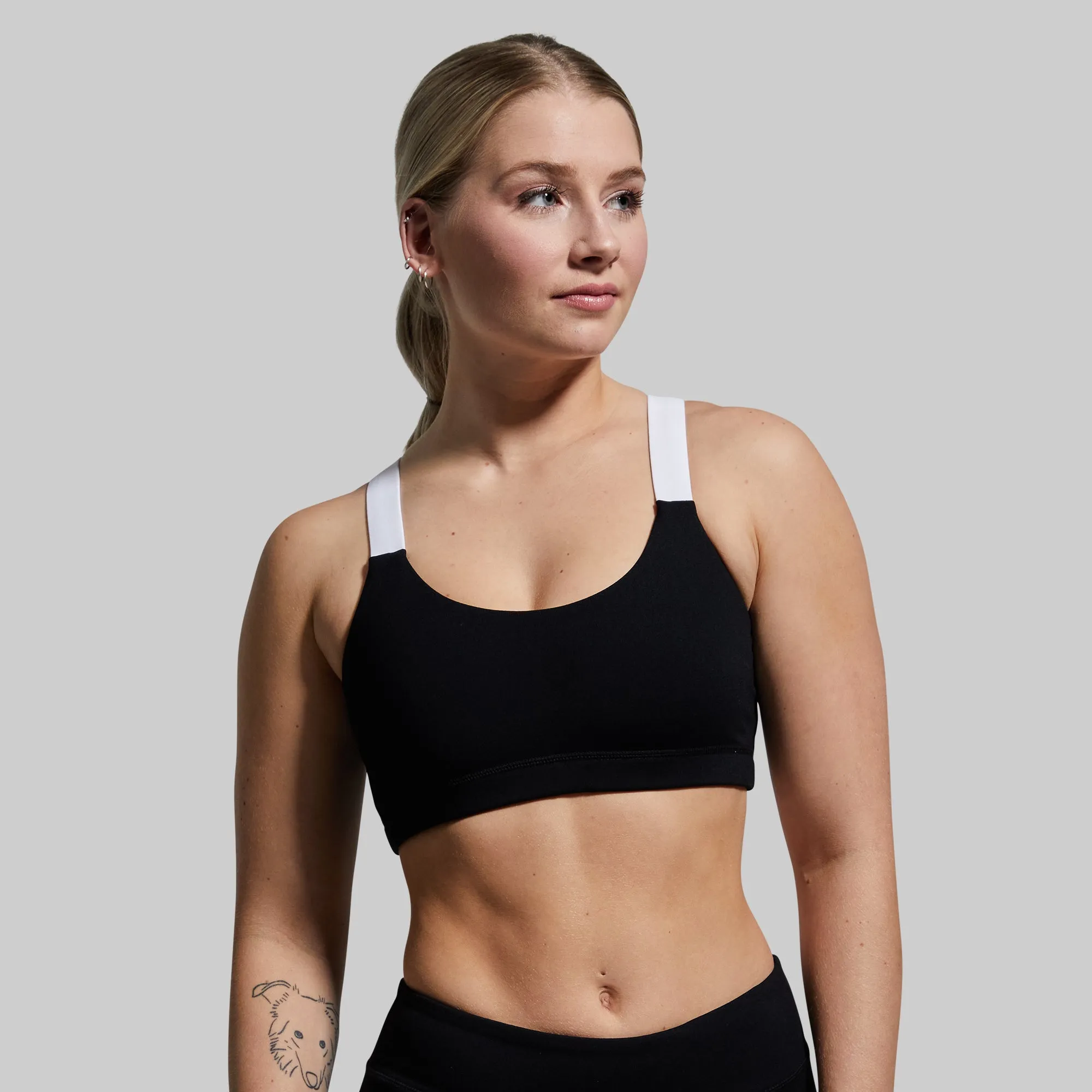 technical fabric Moxie Sports Bra (Black)