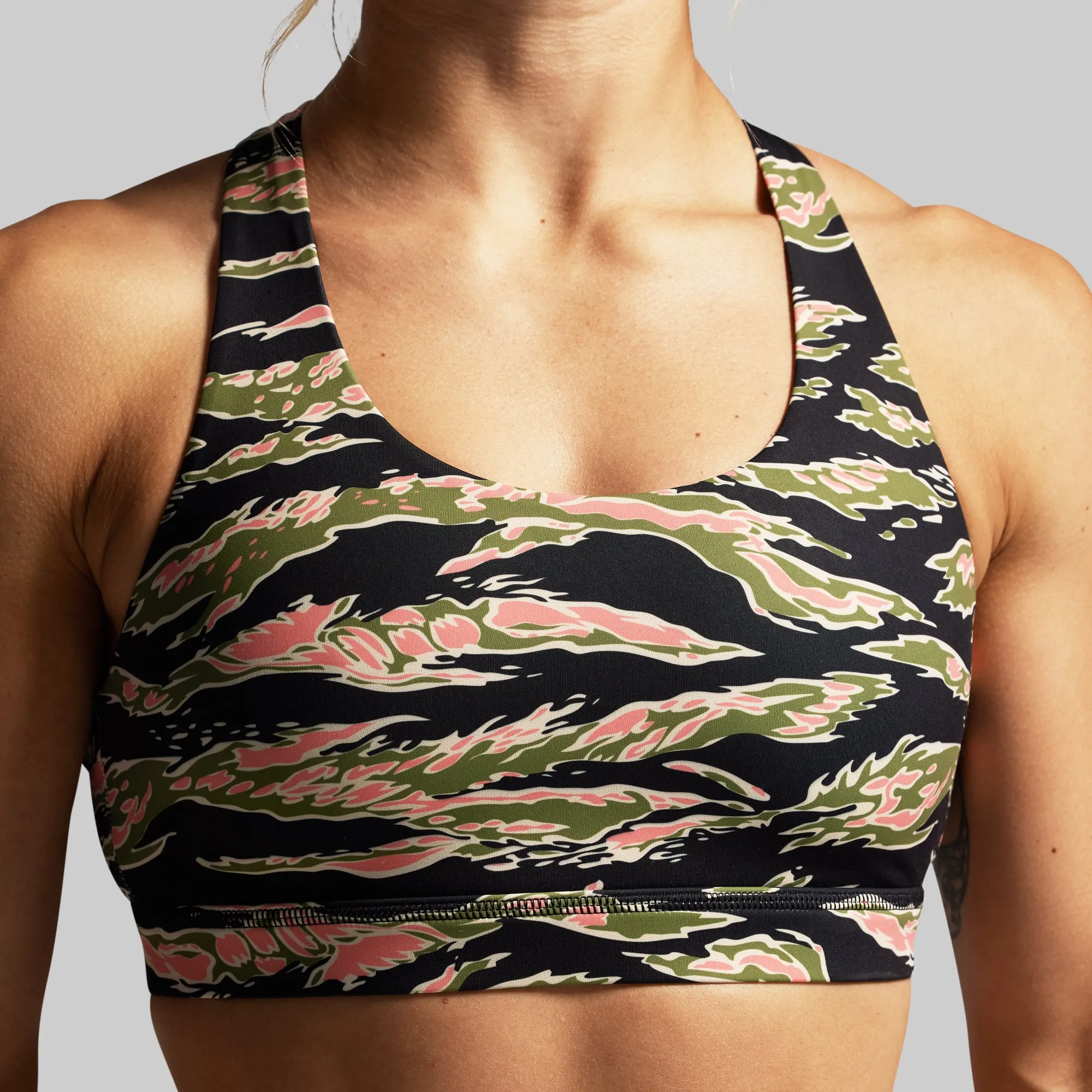 hikers Easy Fastening Your Essential Sports Bra (Pink Jungle Tiger)